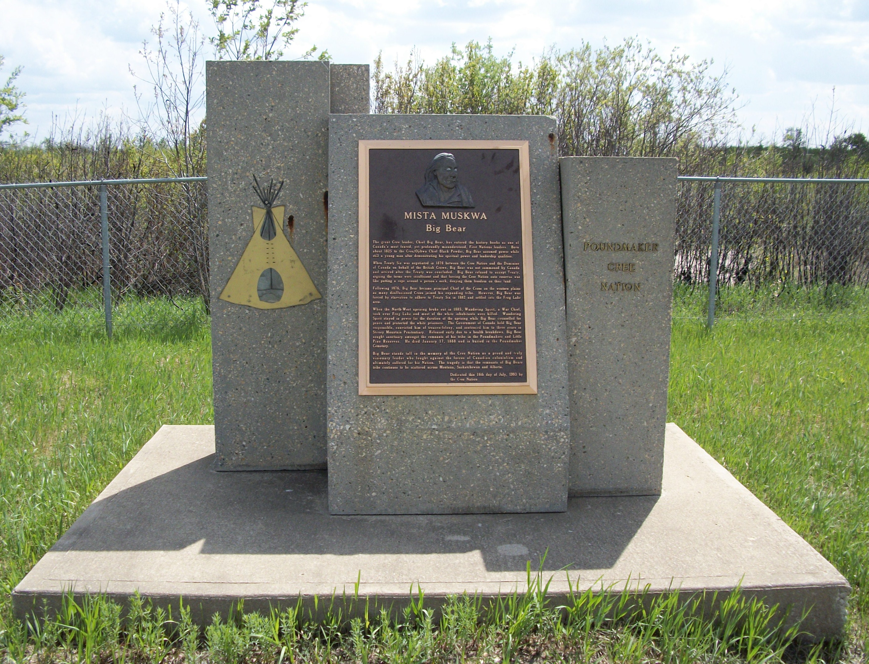 Mista Muskwa (Big Bear) monument on the Poundmaker Cree Nation